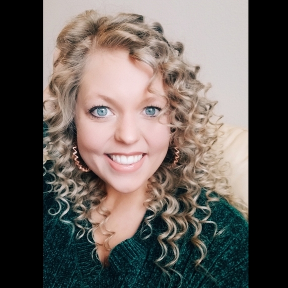 Meet your Posher, Callista - Picture 1 of 6